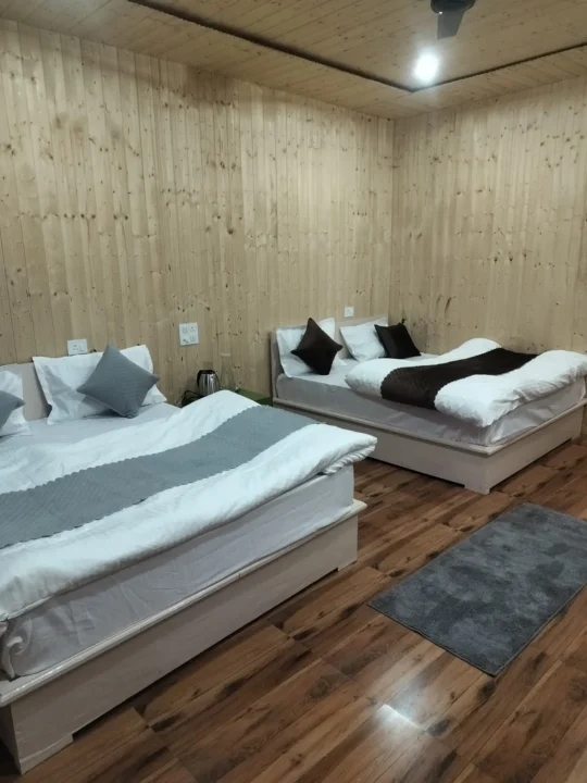Triple Bed Room at Maha Gauri Hotel Guptkashi